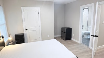 Nice, Comfortable Rooms near colleges and Downtown Main Photo