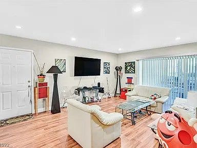 Luxury Living 1 Bed 1 Bath in Summerlin Main Photo