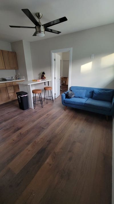 Fully furnishedequippedall utilities included uni Main Photo