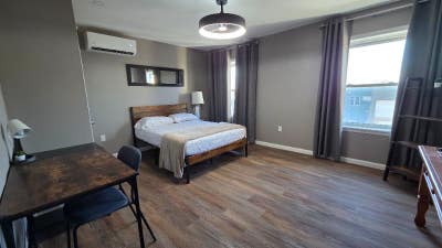 1 Br w Shared BA fully furnishedAC Newly renovate Main Photo