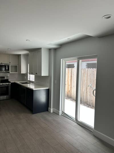 Room4Rent Studio District-Hollywood, 1 parking inc Main Photo