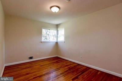 Room Rent Main Level Walking Distance from UMD Main Photo