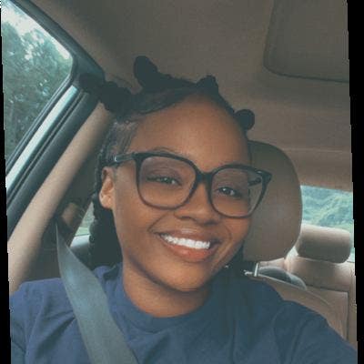 Student Female seeks a large room Main Photo